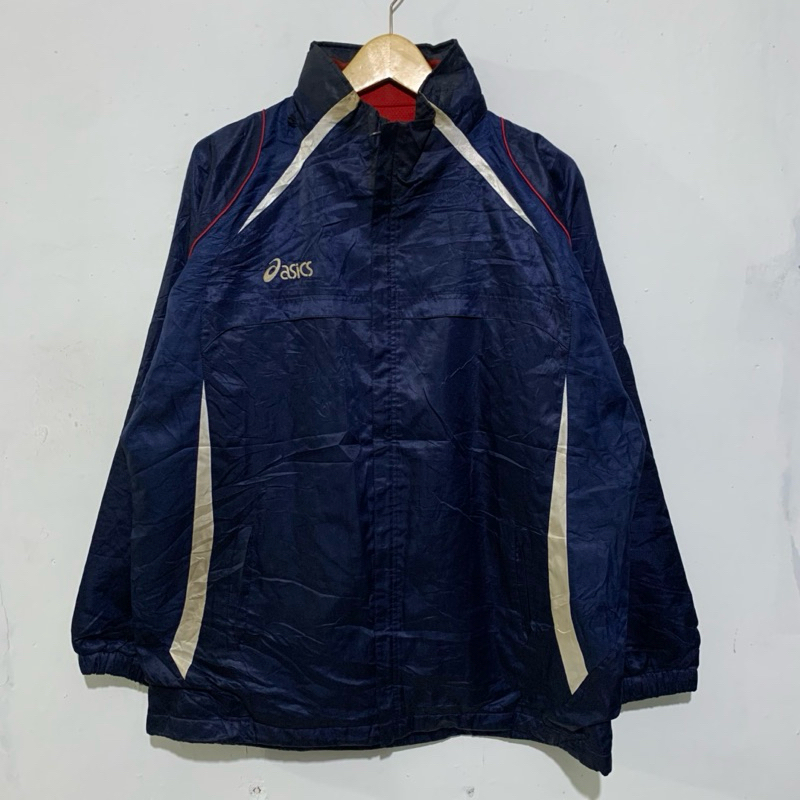 jaket ASICS