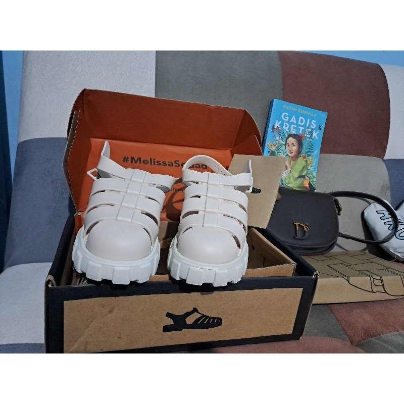 MELISSA -MEGAN - IVORY