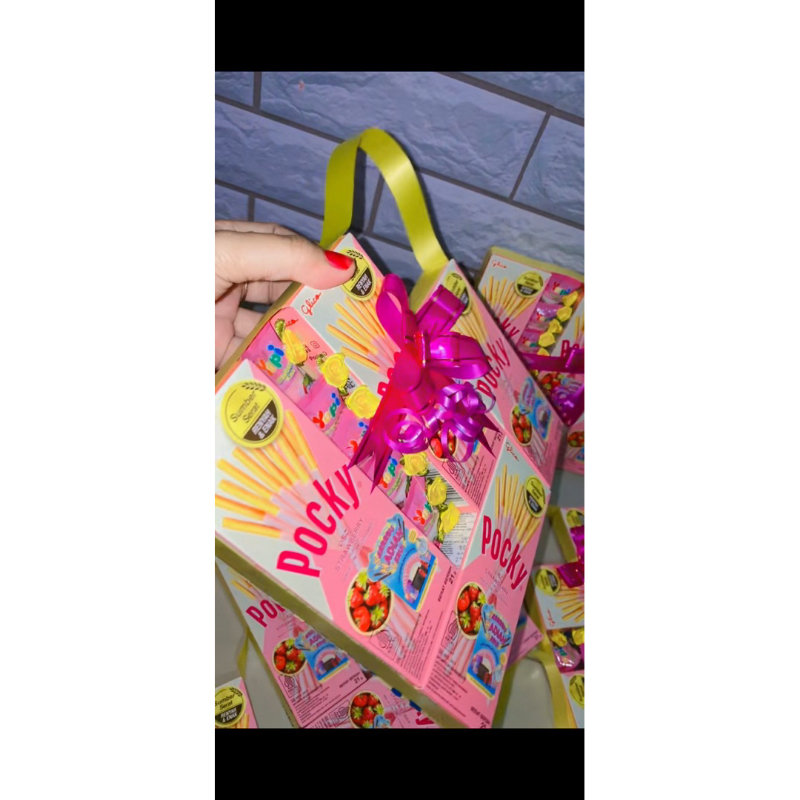 

G&C [PROMO] POCKY STRAWBERRY COKELAT LOVE PITA / HAMPERS POCKY / HARI GURU VANLENTINE KADO BUCKET