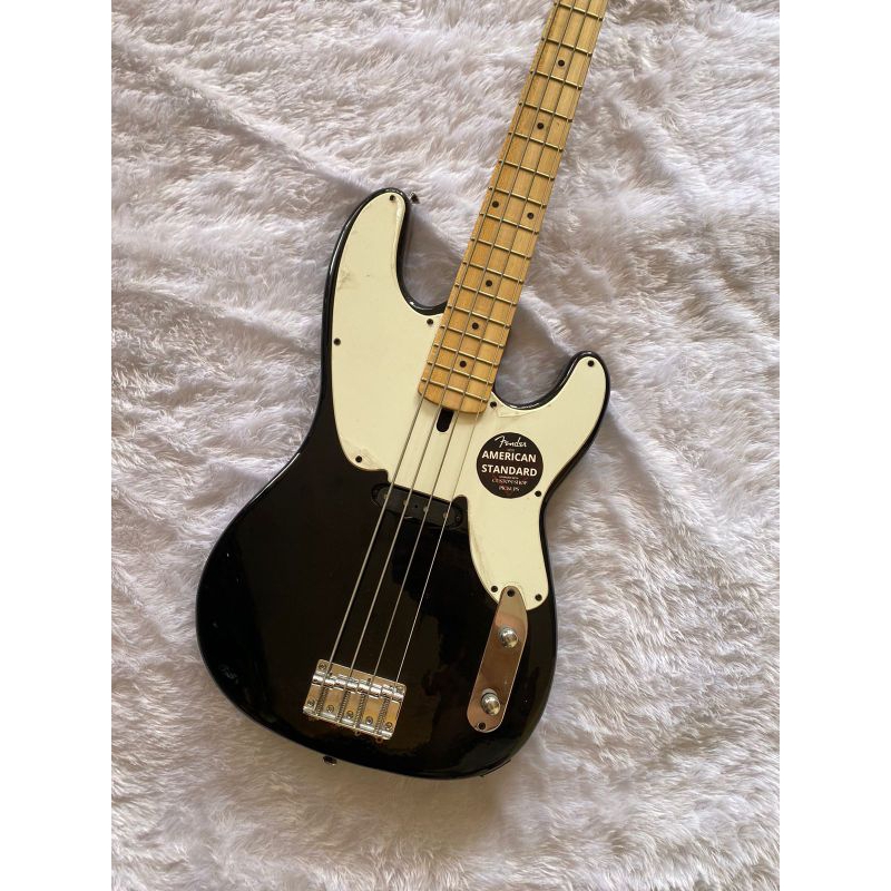 Bass Fender model mustang Black custom