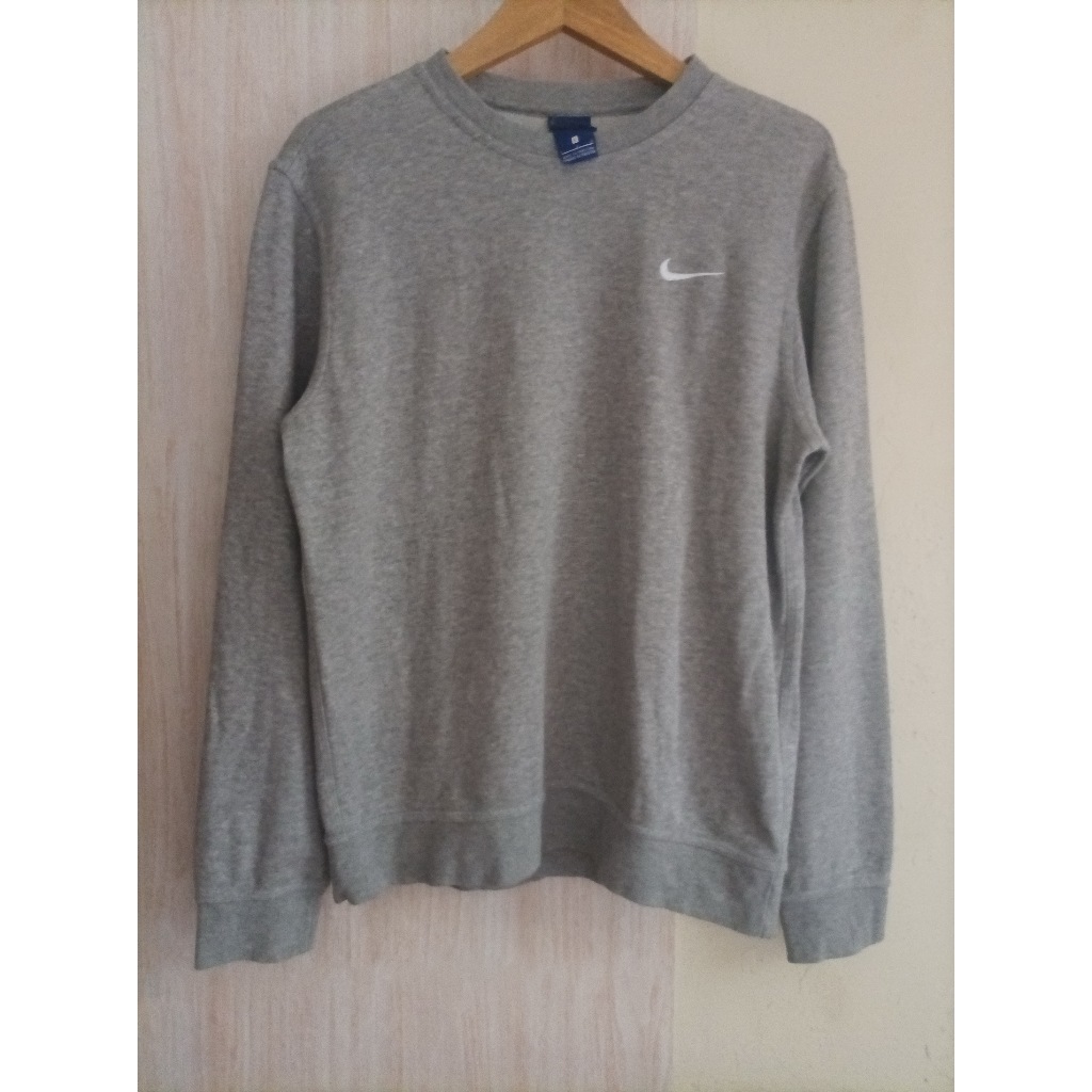 Nike Sweater Abu-abu