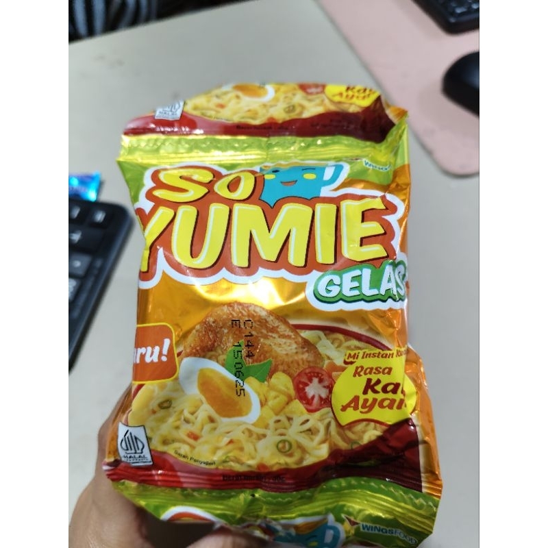 

So Yumie Gelas 1 renceng isi 10 bks