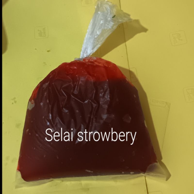 

selai strowberry isian,toping,olesan roti atau kue