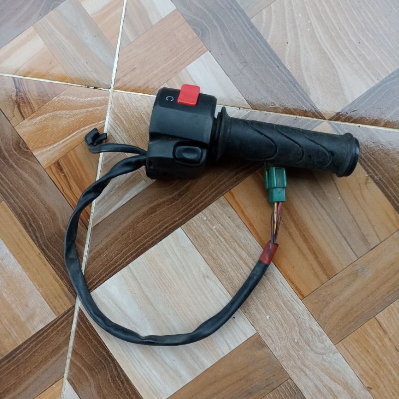 holder kanan saklar gas spontan Kawasaki Ninja rr mono z250fi SL Mono Original