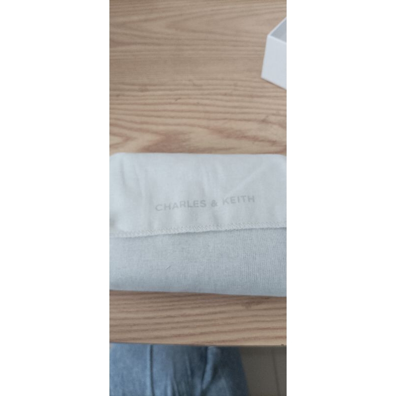 Dompet ori Charles and keith