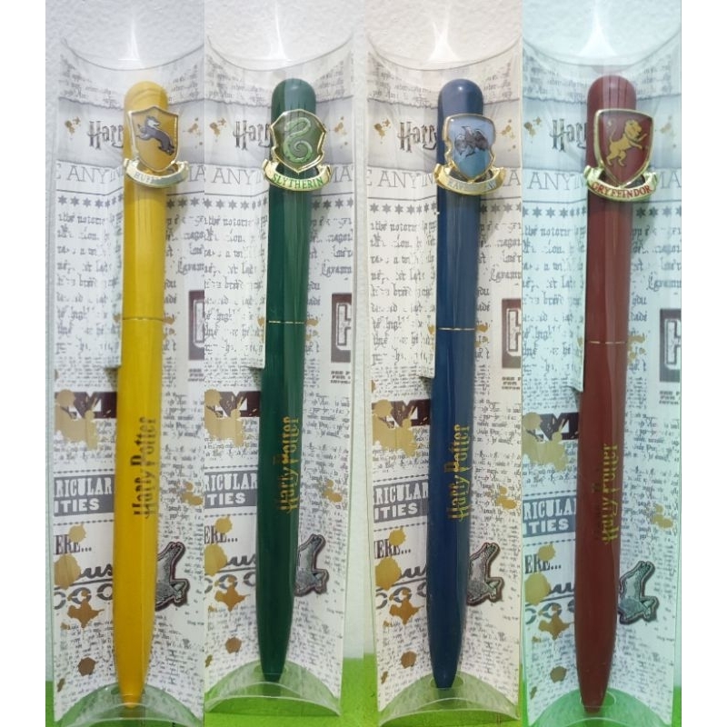 

Pulpen Asrama Gryffindor/Slytherin/Hufflepuff/Ravenclaw (1.0mm, Hitam) Miniso X Harry Potter