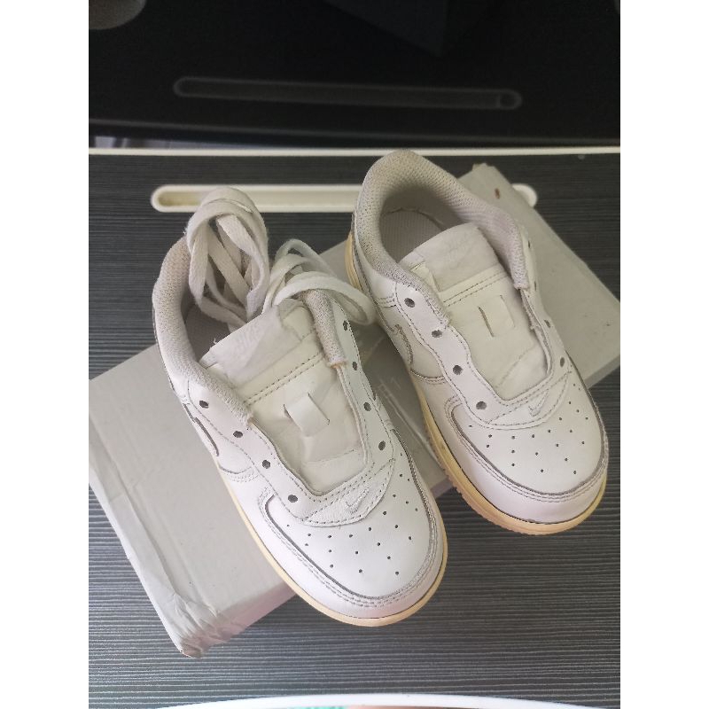 Preloved Sepatu Anak Original Nike Force1 Warna Putih Size 23 = 14cm