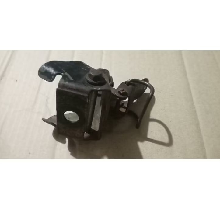 ENGSEL JOK DEPAN V75 V80 ORI COPOTAN