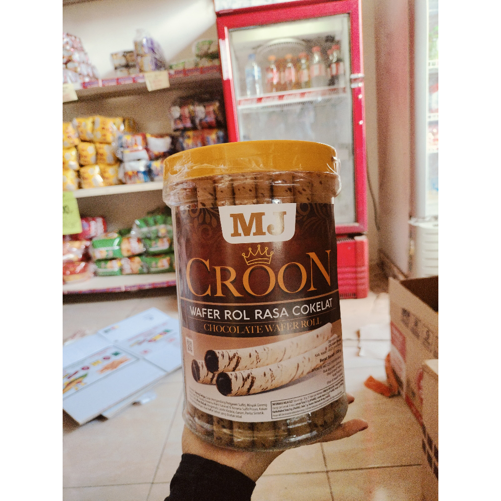 

MJ Croon Wafer Roll long pendek