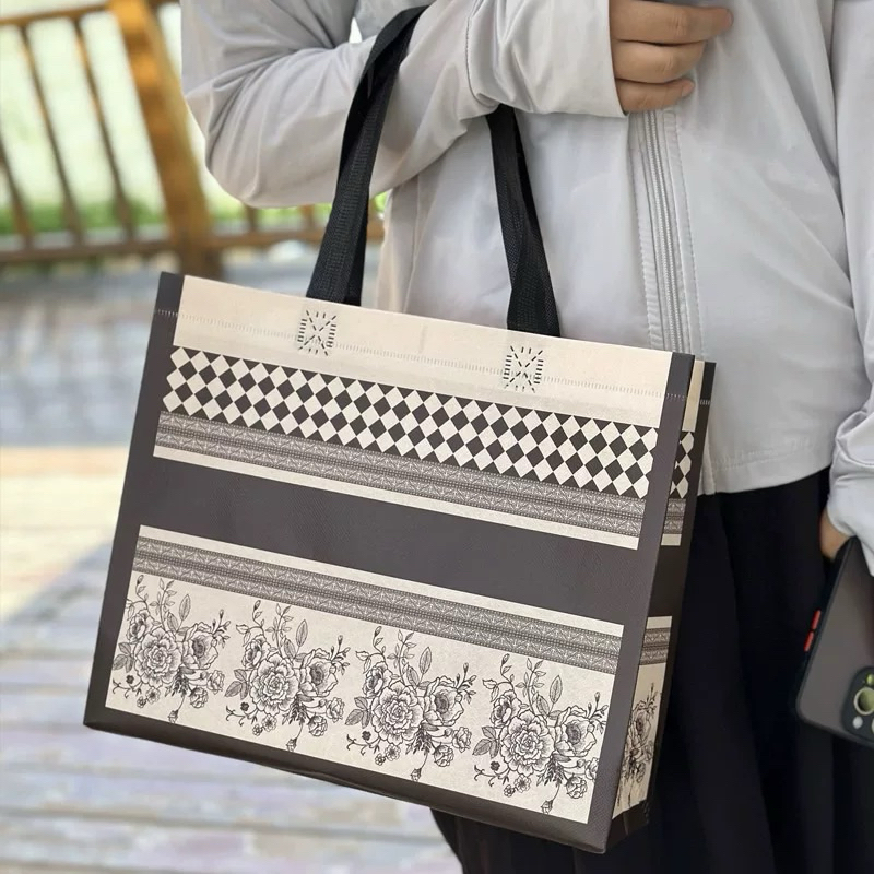 

Totebag spunbond laminasi tas hadiah souvenir bag