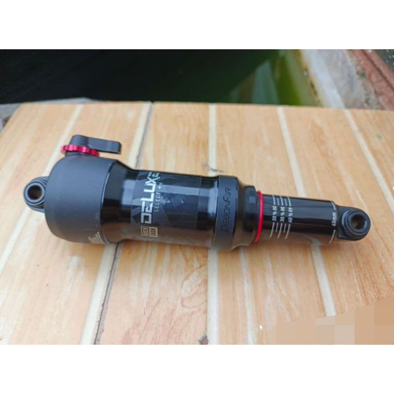 WTS : Rockshox Deluxe Select+ DebonAir Eye to eye 19cm . Copotan siskiu D7 terbaru. Kondisi 95% like