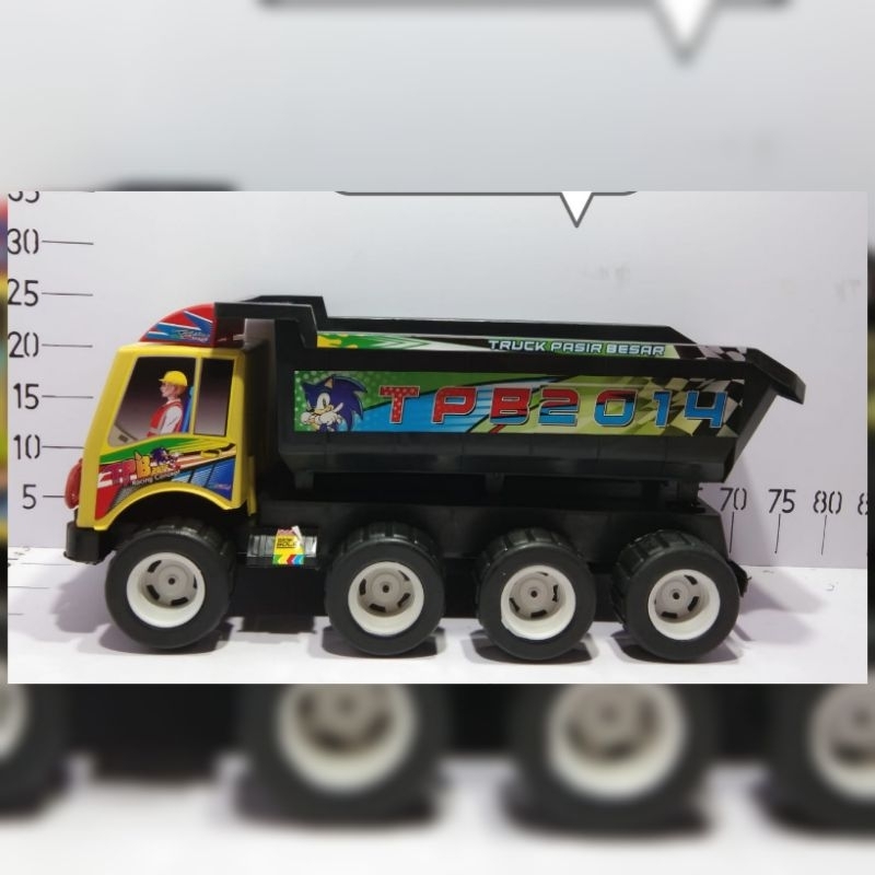 Mainan truk jumbo bahan plastik