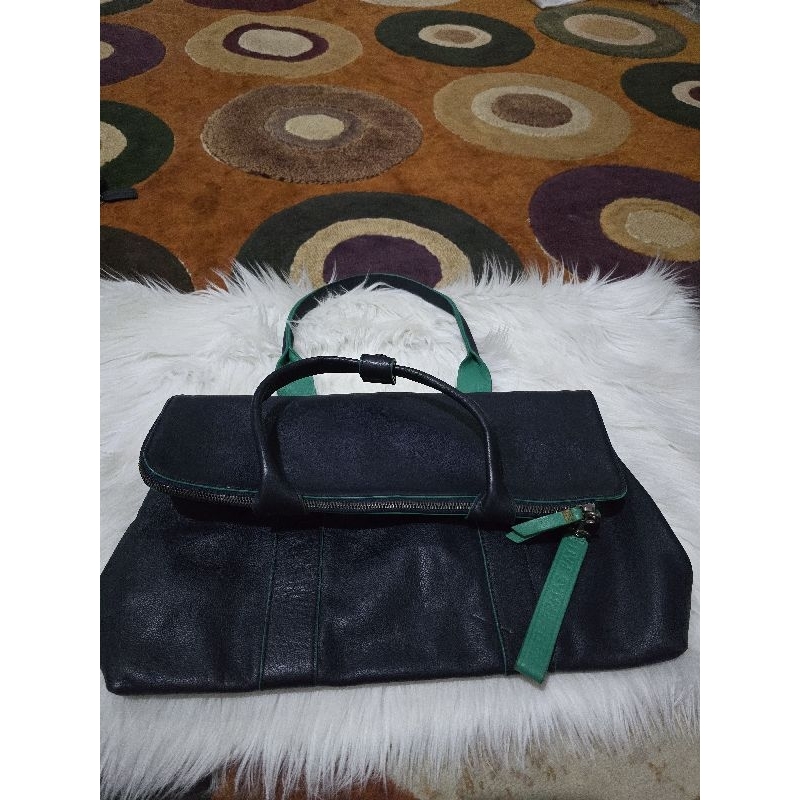 tote kulit brhas pati