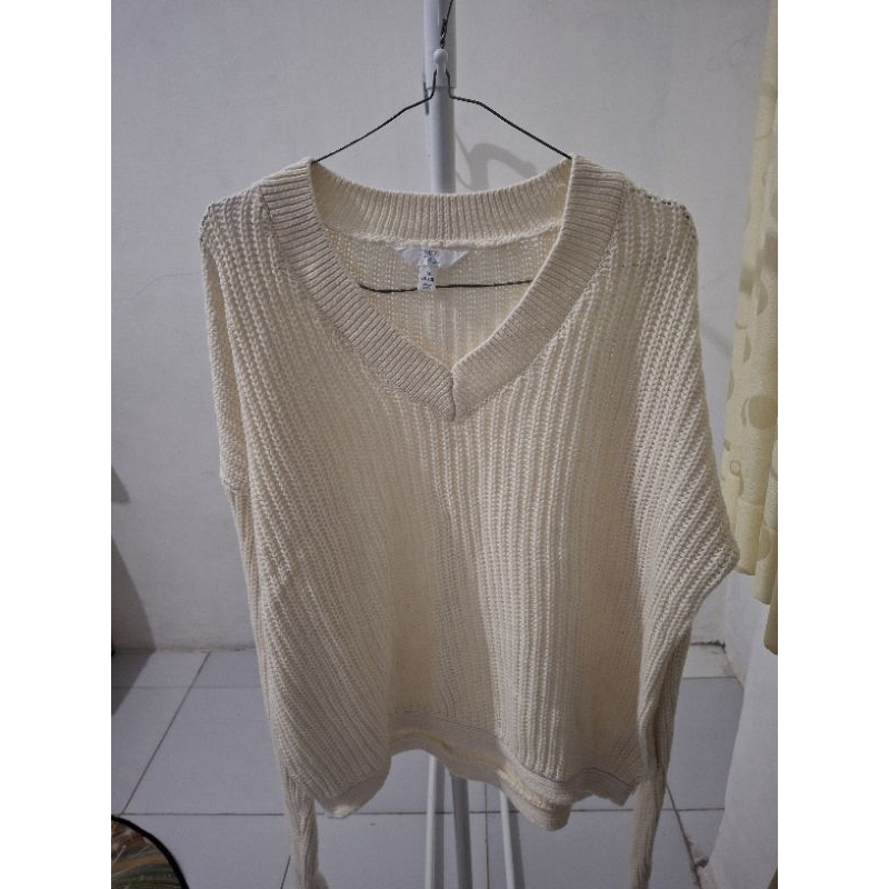 027 sweater rajut v neck cream
