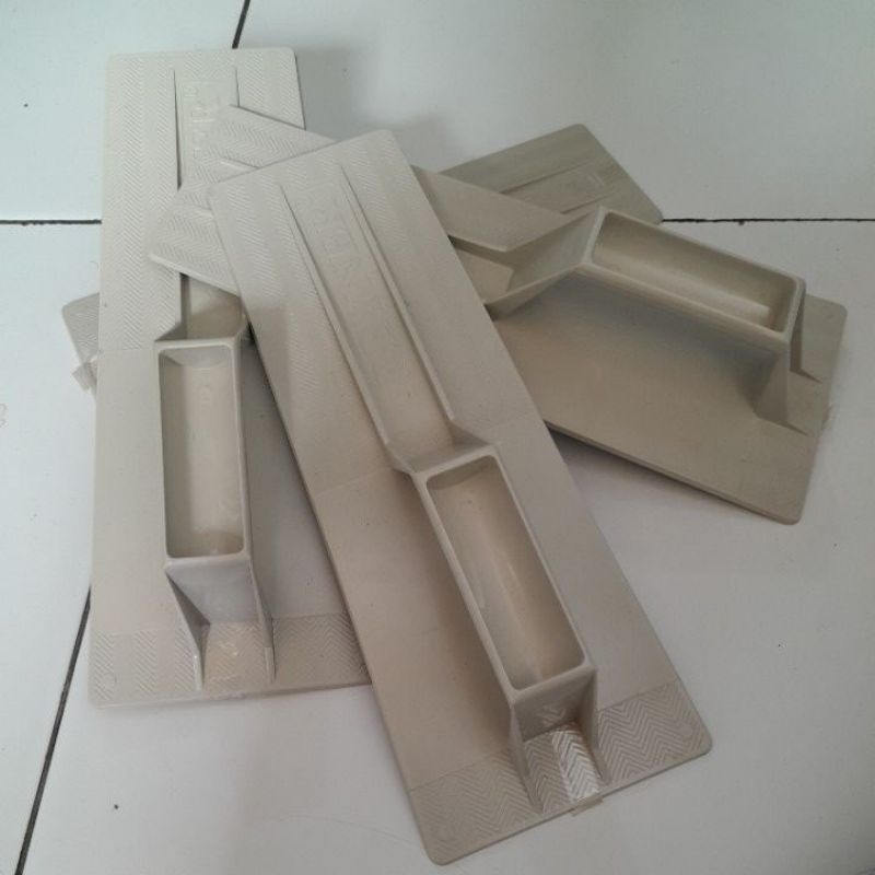 RASKAM TROWEL ACIAN PLESTRE PVC PLASTIK ROSKAM
