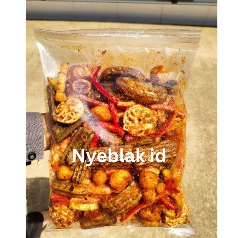 

seblak campur pedas 250gr / seblak mix pedas original daun jeruk pedas manis daun jeruk