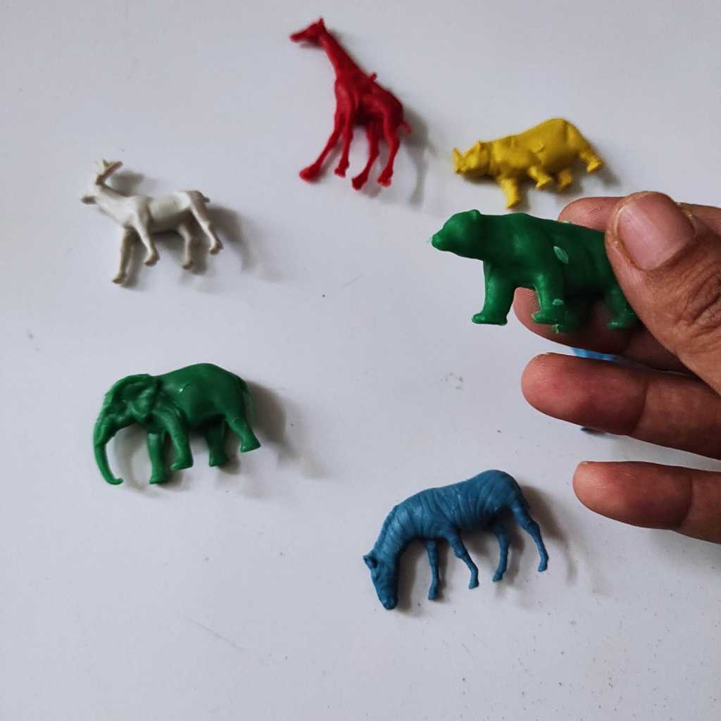 Mainan binatang mini bahan plastik set isi 7 pcs