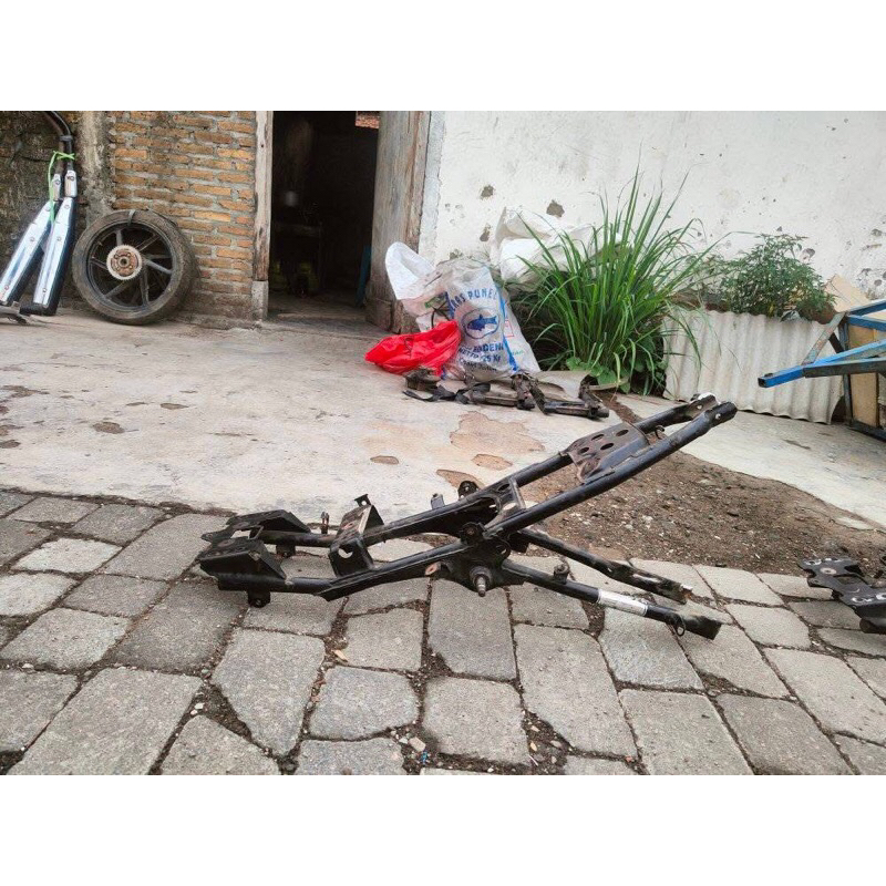 FRAME BUNTUTAN SASIS RANKA BELAKANG MEGAPRO PRIMUS ORIGINAL