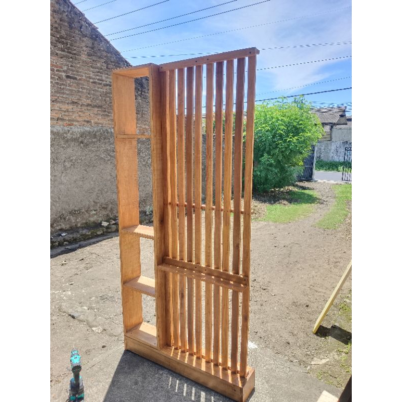 Penyekat ruangan tamu minimalis | Partisi ruangan