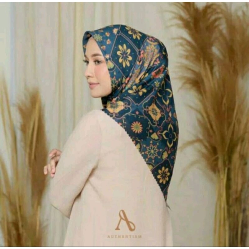 Preloved Hijab Segiempat by Authentism