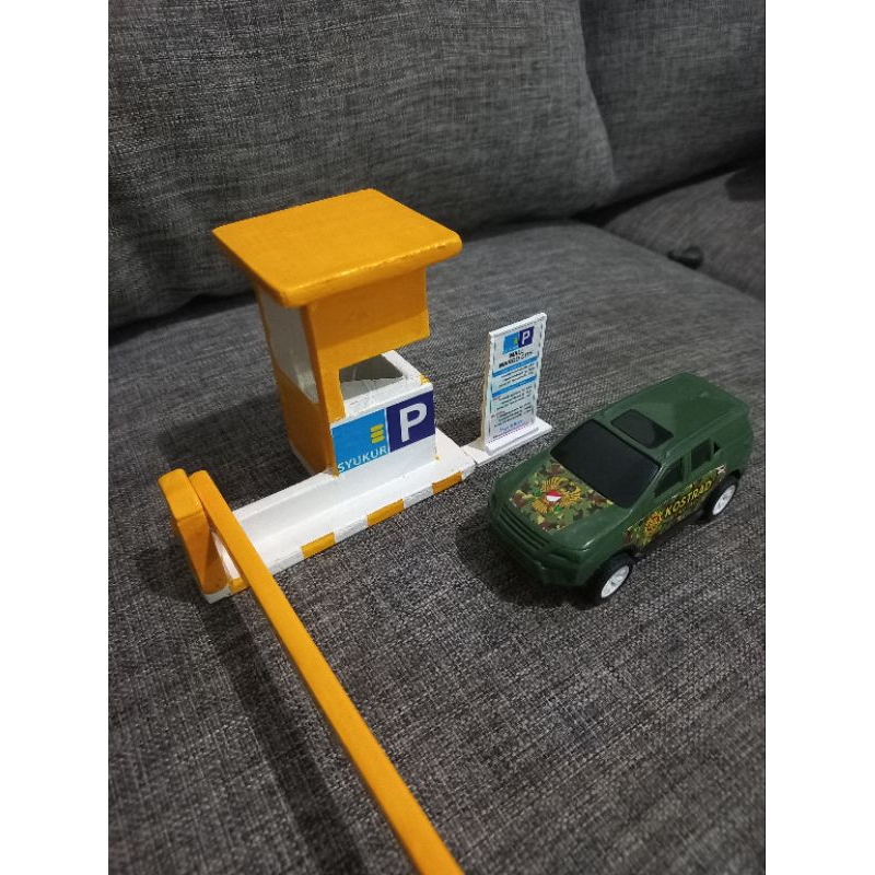 Mainan Anak Pos Pintu Parkir Mobil