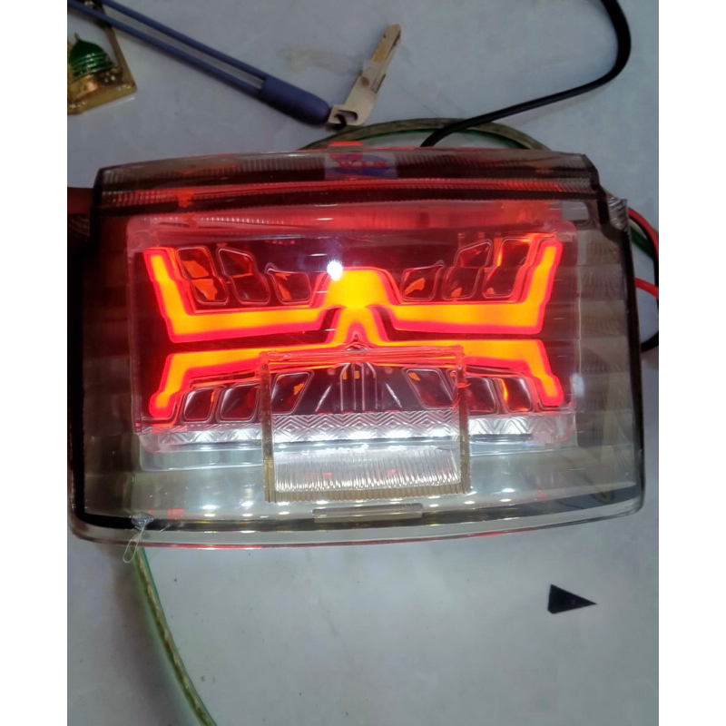 suda set mika/lampu belakang/stoplamp gl max/gl pro led runing warna merah/tanpa revlektor