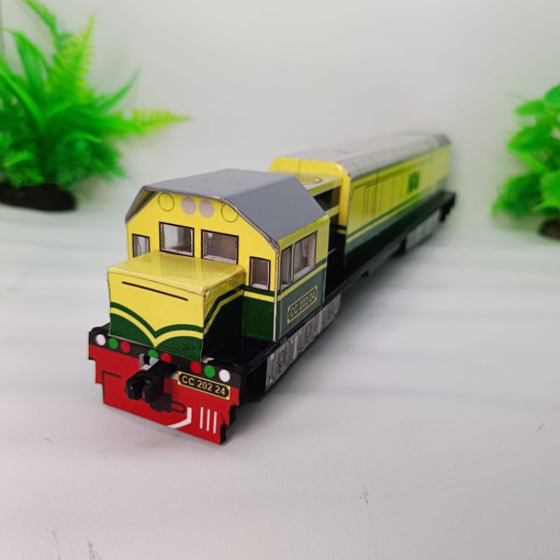 MINIATUR LOKOMOTIF CC 202 KUNING HIJAU