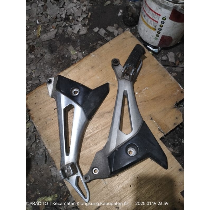 footstep belakang Supra x 125 Batman non DD ORI copotan