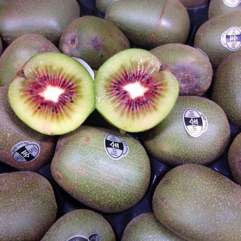 

KIWI MERAH PACK 500gr