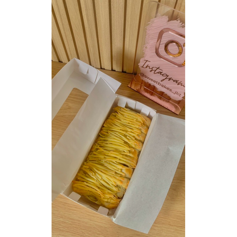 

BANANA STRUDEL WITH CHEESE / PASTRY MELTED PREMIUM/PASTRY/PISANG COKELAT KEJU