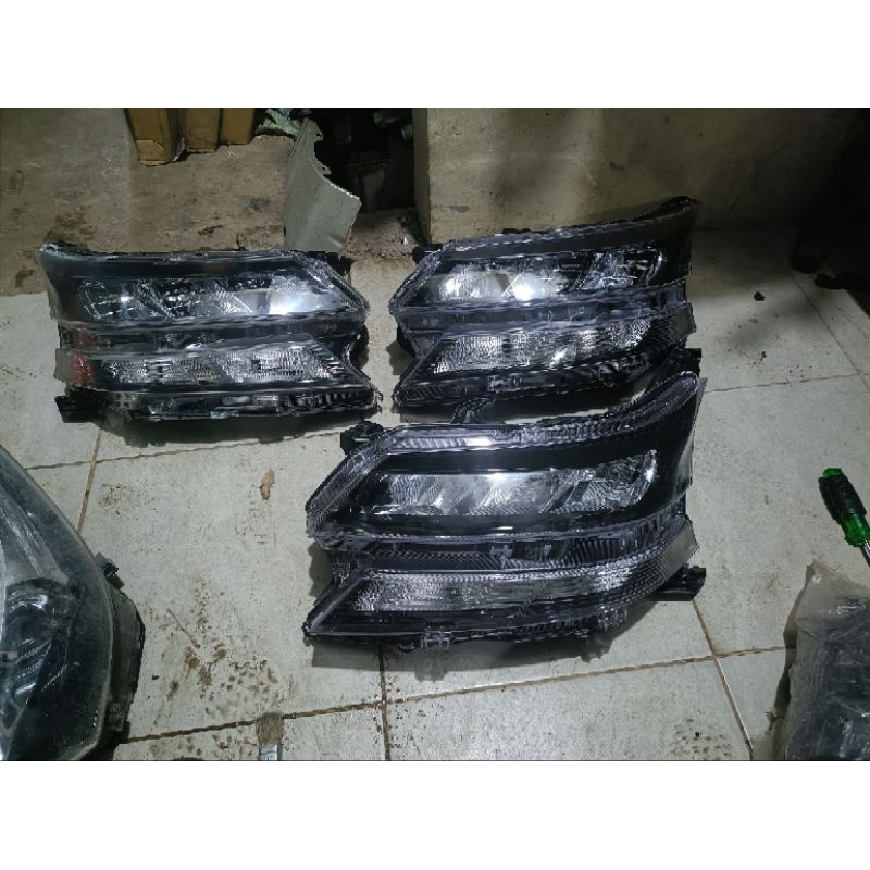 Head Lamp Avanza 2018-2021