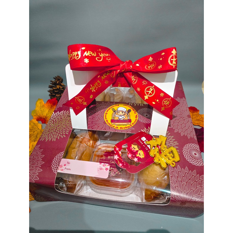 

HAMPERS IMLEK CNY A MAKASSAR PANADA IKAN TUNA by Lina's Cookhouse