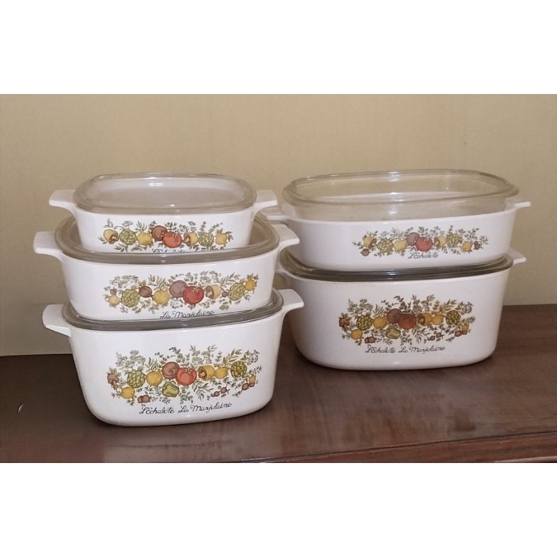 Pyrex Corning ware
