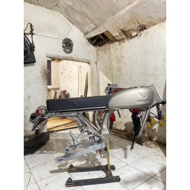 BODY SET CB TEYENGAN MOTIF DILAN TATANAN RANGKA BEGEL PANJANG rangka cb tatanan begel panjanh