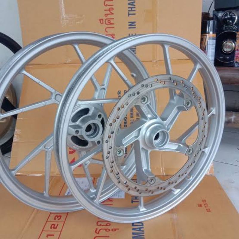 velg roda depan belakang suzuki satria fu original copotan repaint silver