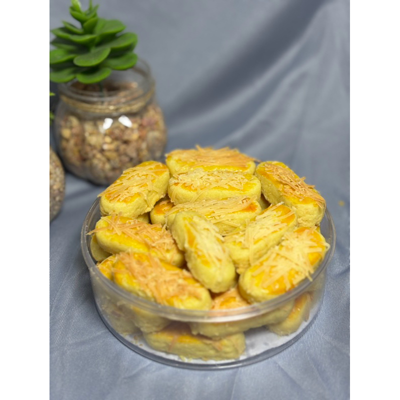 

KASTENGEL KEJU PREMIUM | KUE LEBARAN TERMURAH | RIYU’S COOKIES