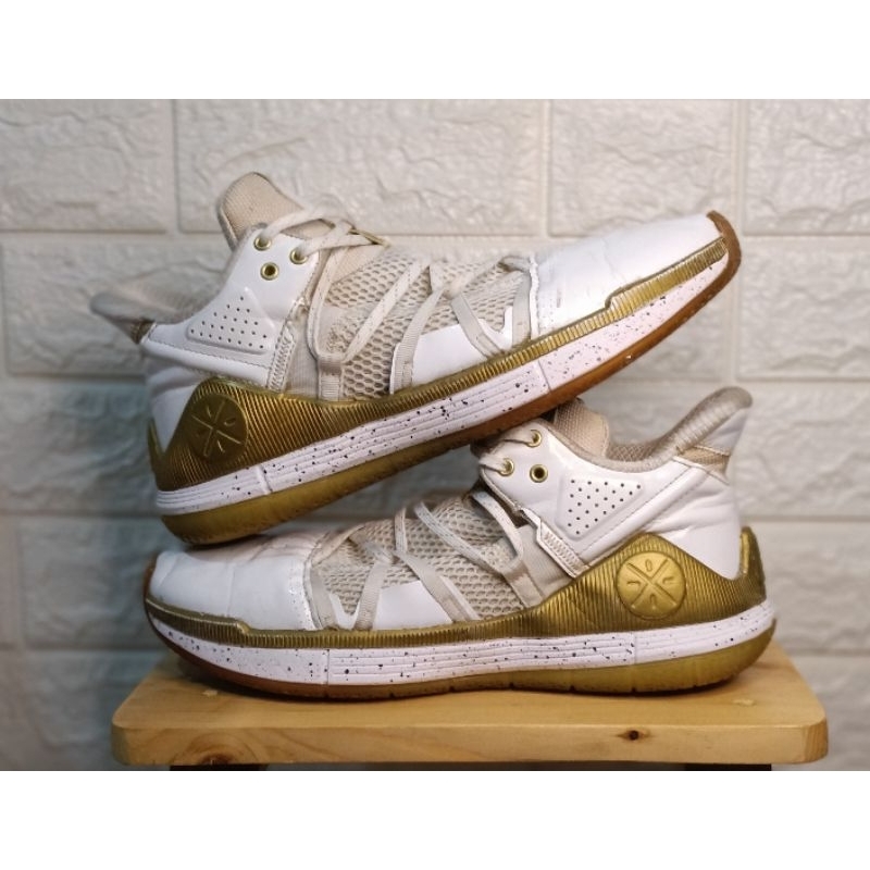 Sepatu Basket Lining Way Of Wade