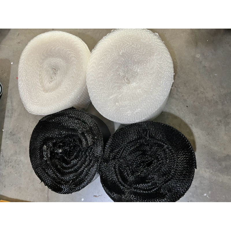 

Buble Warp Bening dan Hitam Potongan