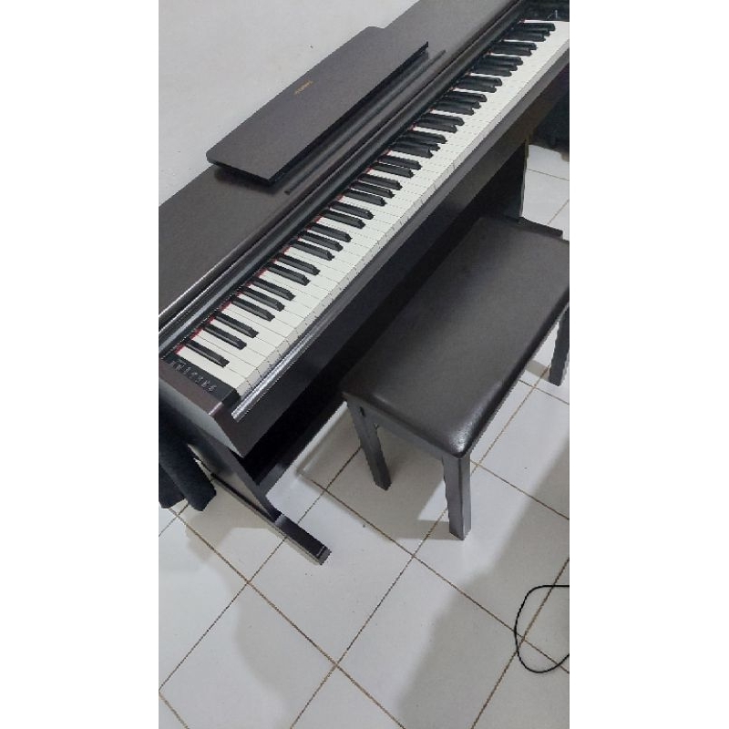 Piano Digital Yamaha YDP 144 Like new Original 100 %