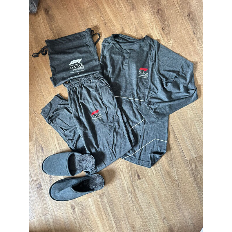 SET PIYAMA QATAR AIRWAYS