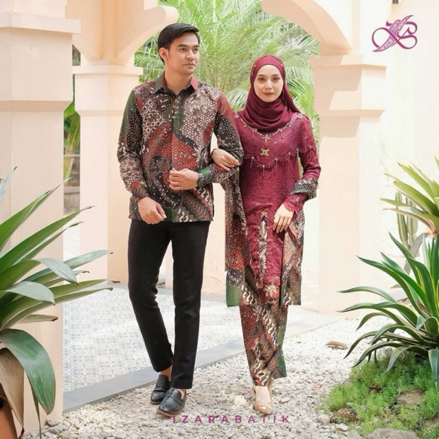 Zivana Burgundy Kebaya Izara Batik Kebaya Lamaran wisuda