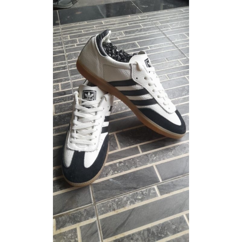 sepatu thrift / second size 41.5