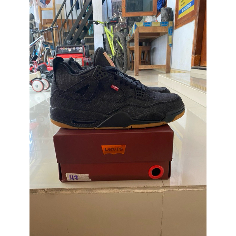 Sepatu Jordan Retro 4 Levis black sz47,5
