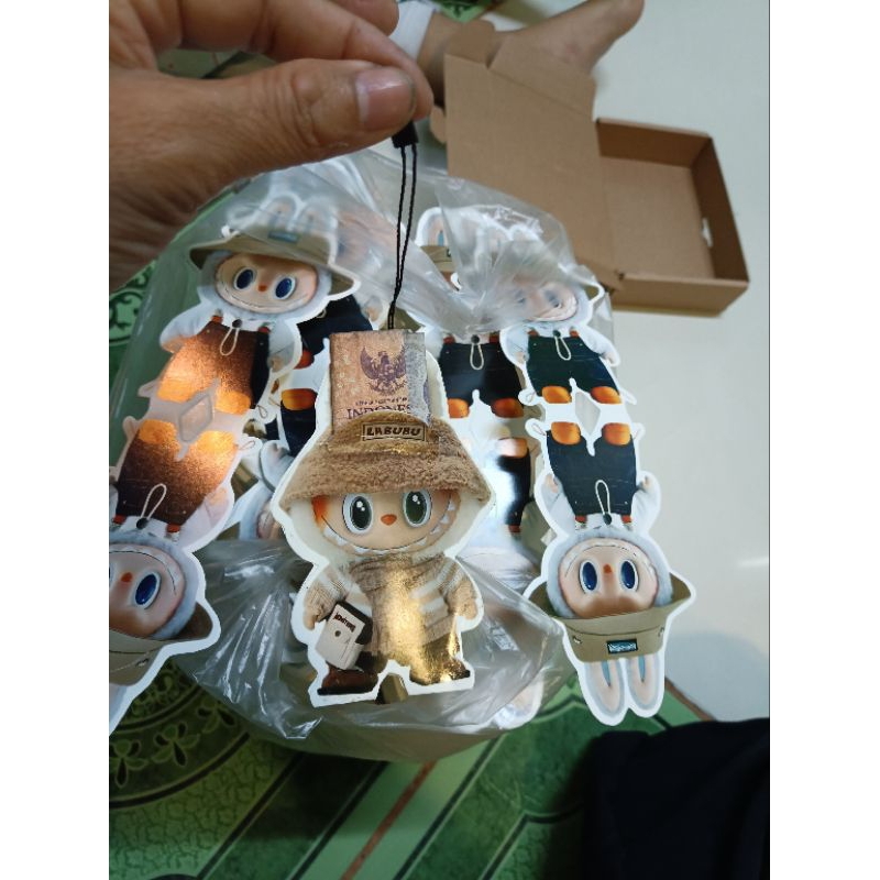 

amplop3d labubu