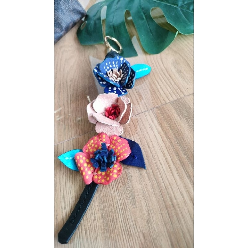 Bagcharm Ks dottie bloom flowers