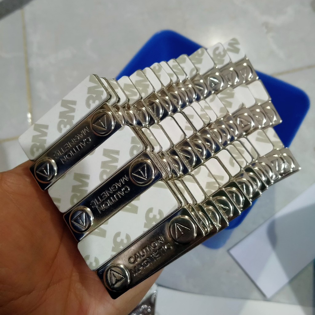 

Magnet nametag