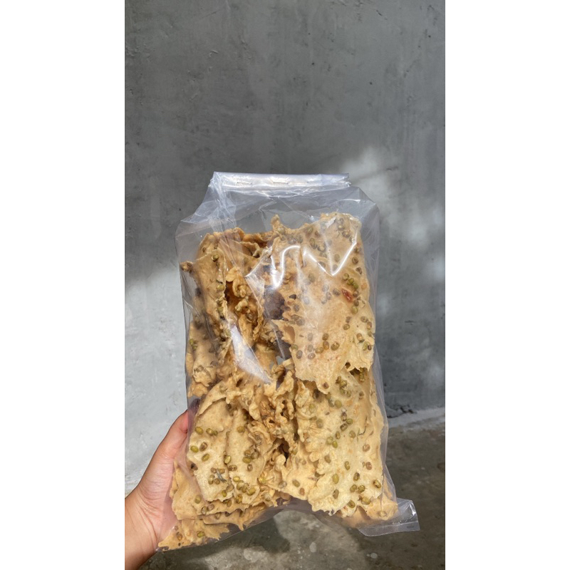 

peyek kacang keripik tumpi
