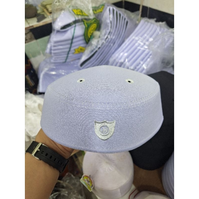 Peci Malaysia premium merek Abdul Karem warna putih logo putih, kuning, hitam