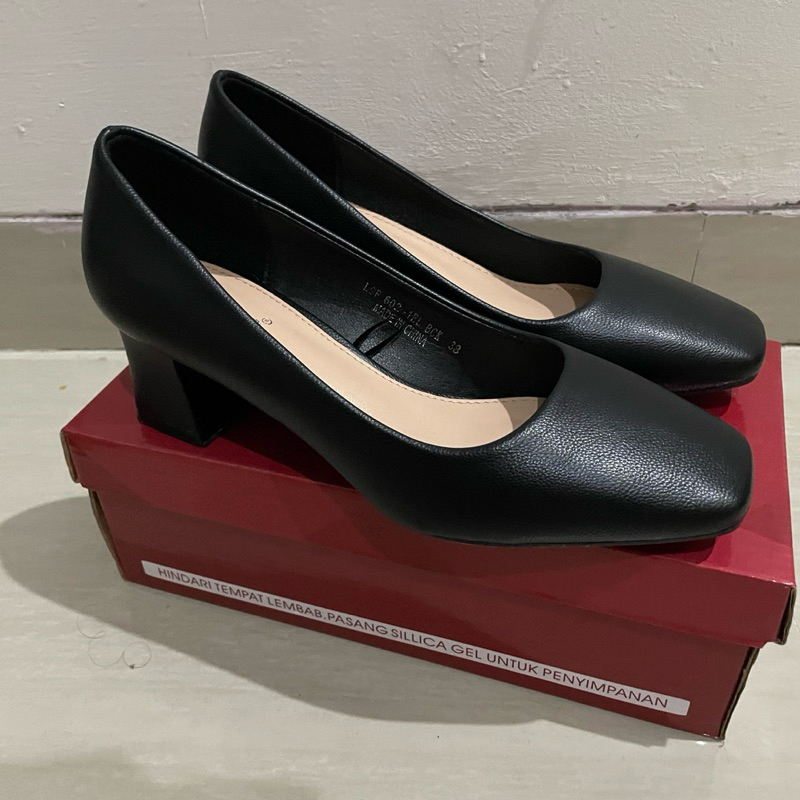 [PRELOVED] Sepatu Pantofel Hitam Fladeo & Payless Fioni Mana Block Heels Original Black