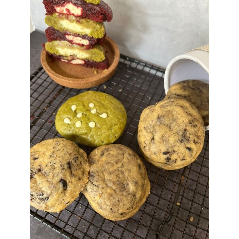 

soft cookies (dark choco, rainbow)